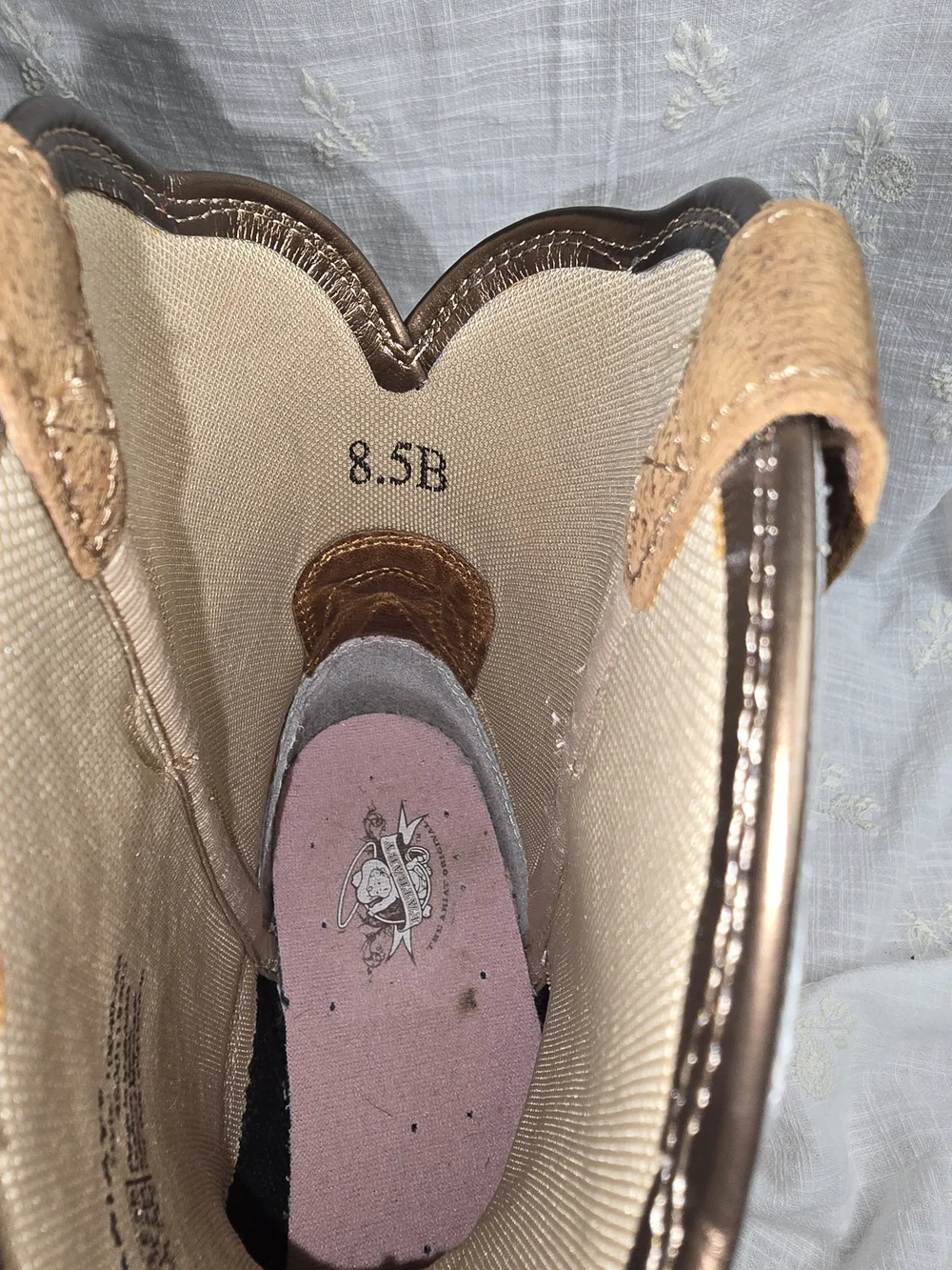 Womans Brown and Cream Western Fat Baby - Classic Cowboy Style - Picture 7 of 8